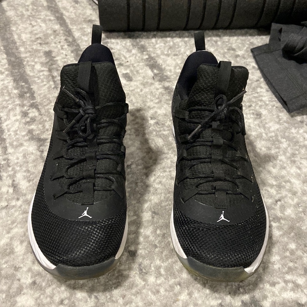 Men's Sz 10 Jordan Ultra Fly 2 Lows